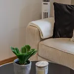 Apartment Flat Bull Mit Garten