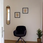 Flat Bull Mit Garten Apartment