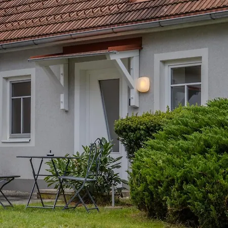 Apartment Flat Bull Mit Garten *